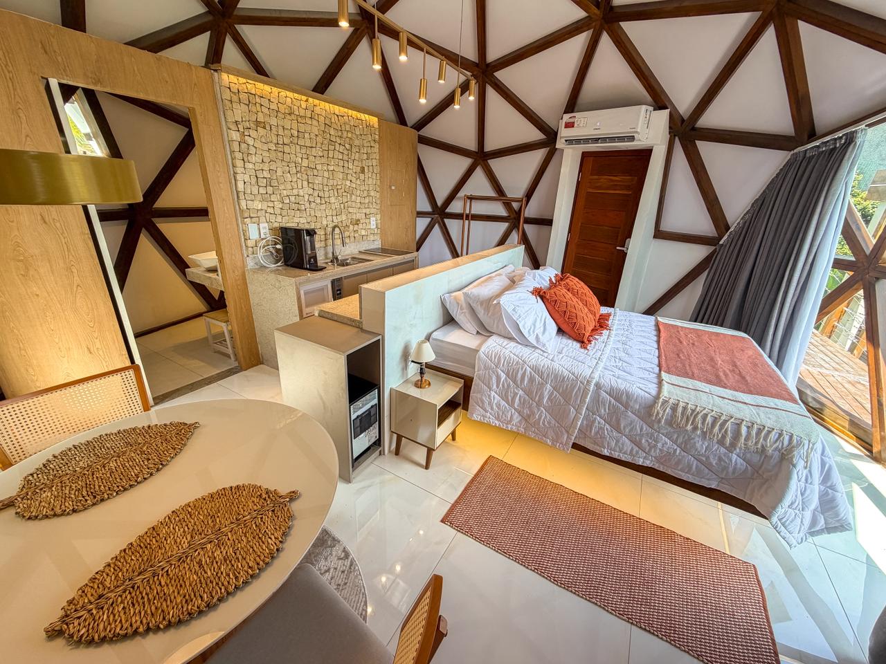Lov Cabanas